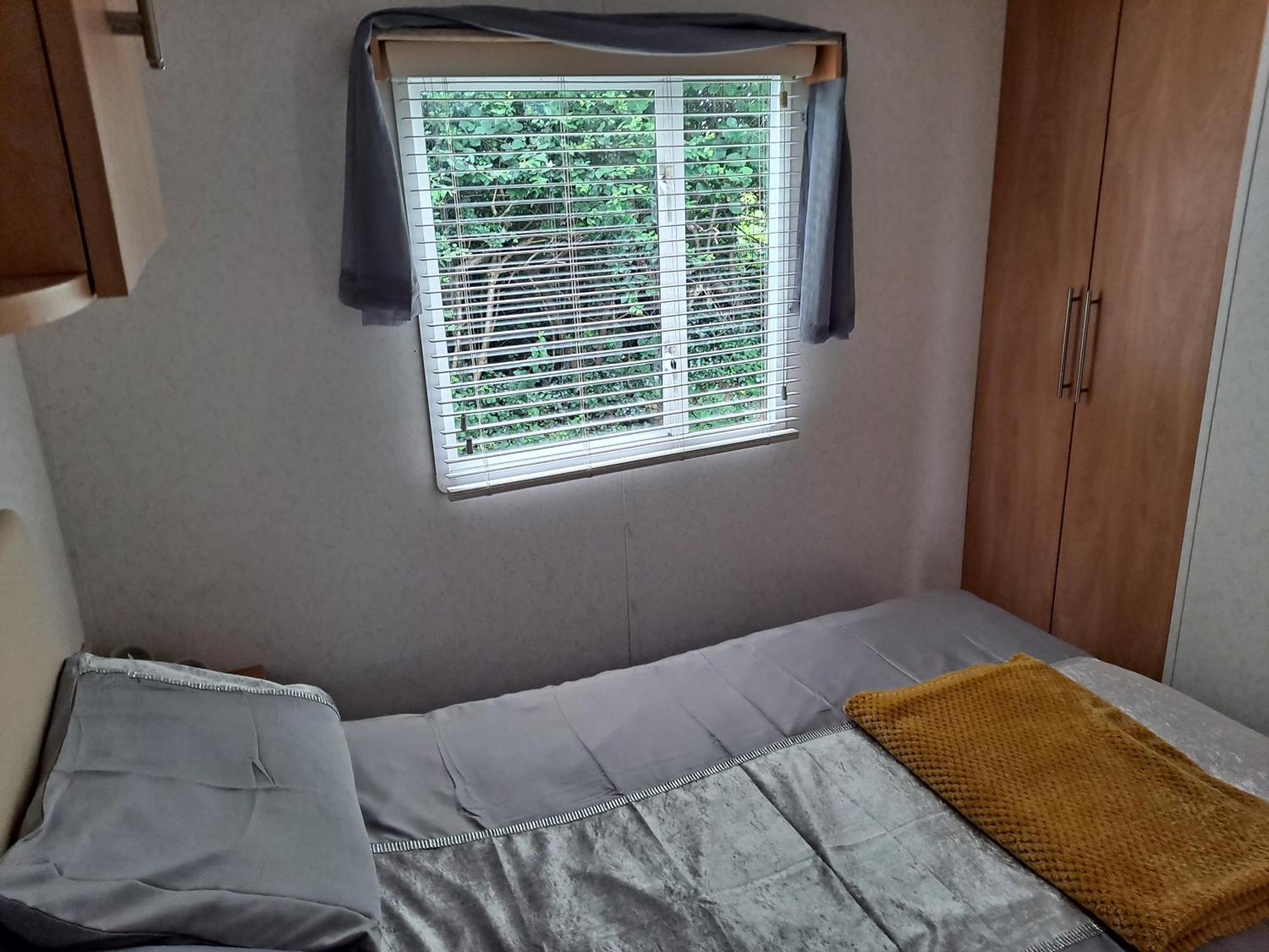 Amroth Bay Holiday Caravan Llanteg Exterior foto